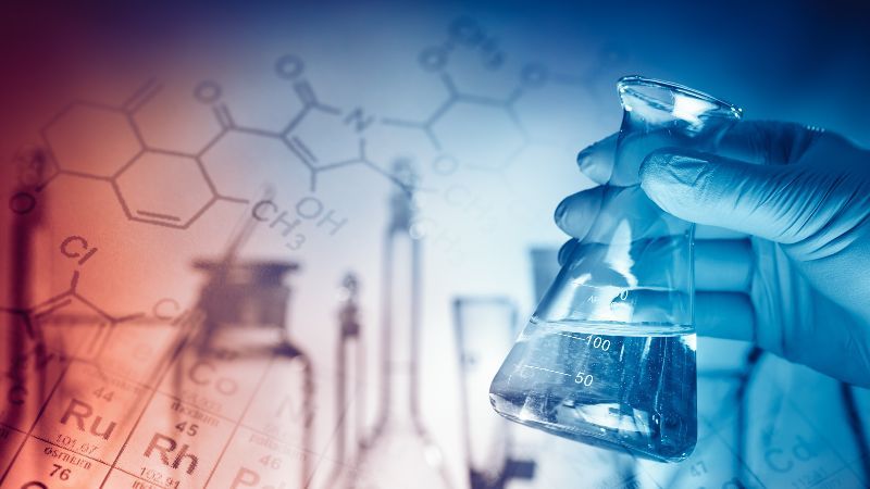 Chemische Formel und Glaskolben