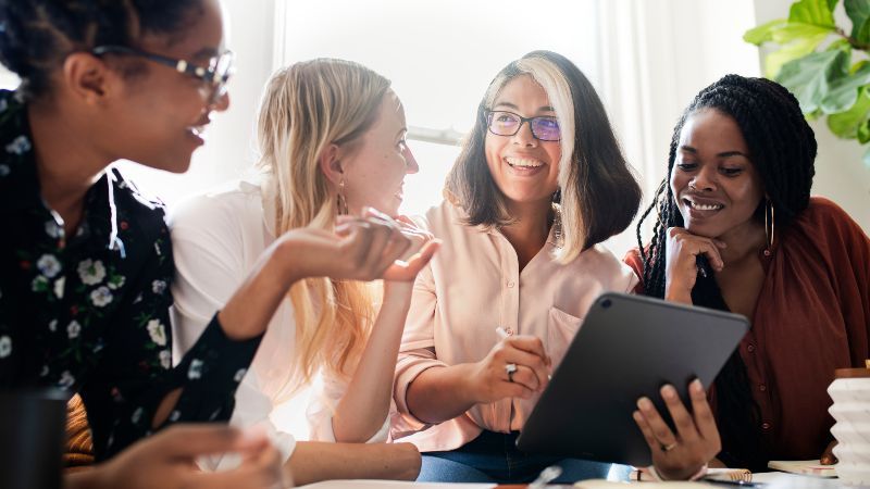 Vier Frauen im Gespräch